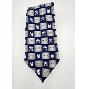 MLB New York Yankees Mens Necktie Navy Blue Silver Basketweave Logo Silk Tie